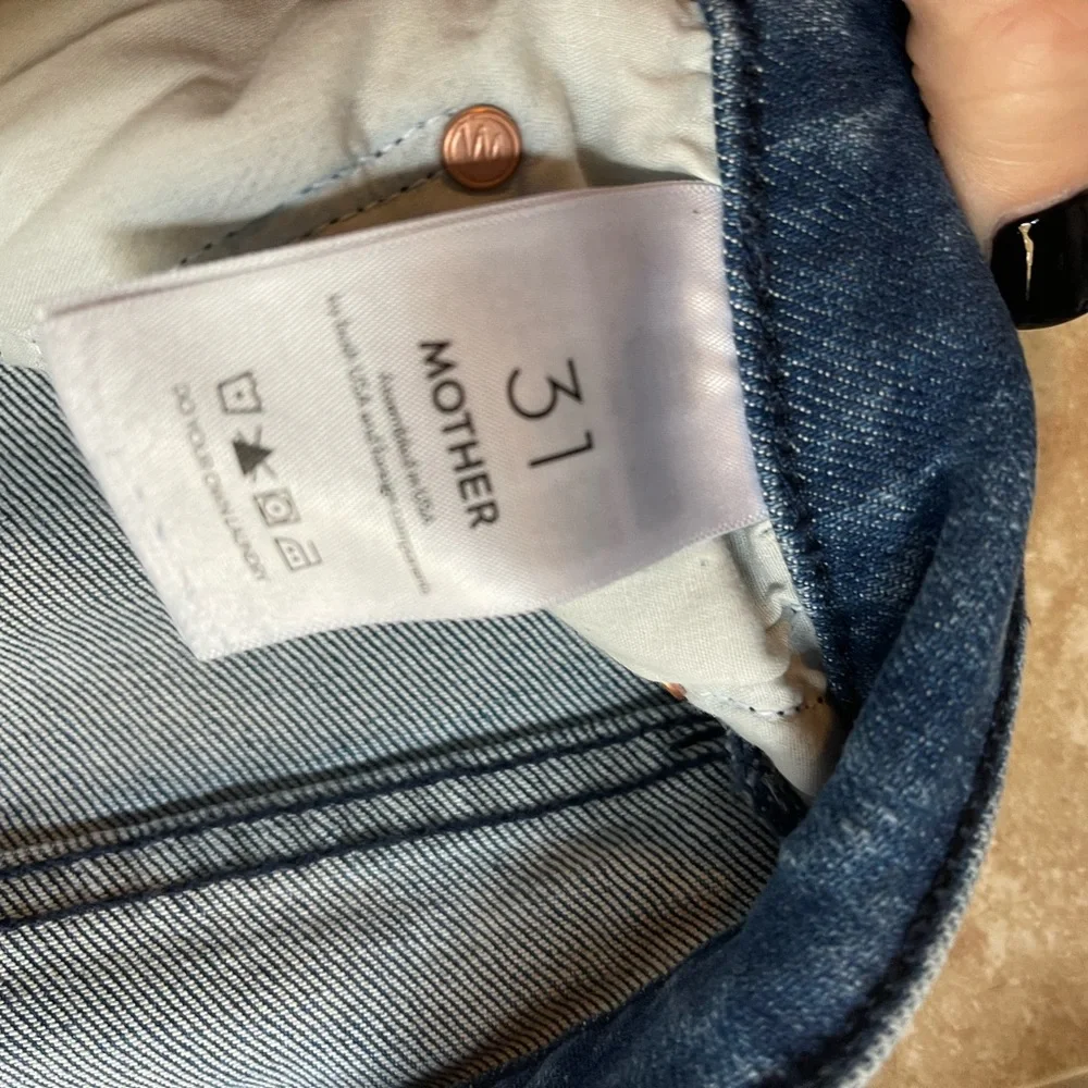 REDUCED     Mother Denim Jeans - Picture 3 of 4